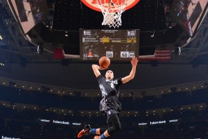 开云体育-独行侠防守铁壁锁死雄鹿，福克斯化身关键先生定乾坤