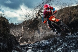 开云体育平台APP-F1新赛季揭幕战焦点战，赛道轰鸣与湖人火力，双线交织的竞技美学