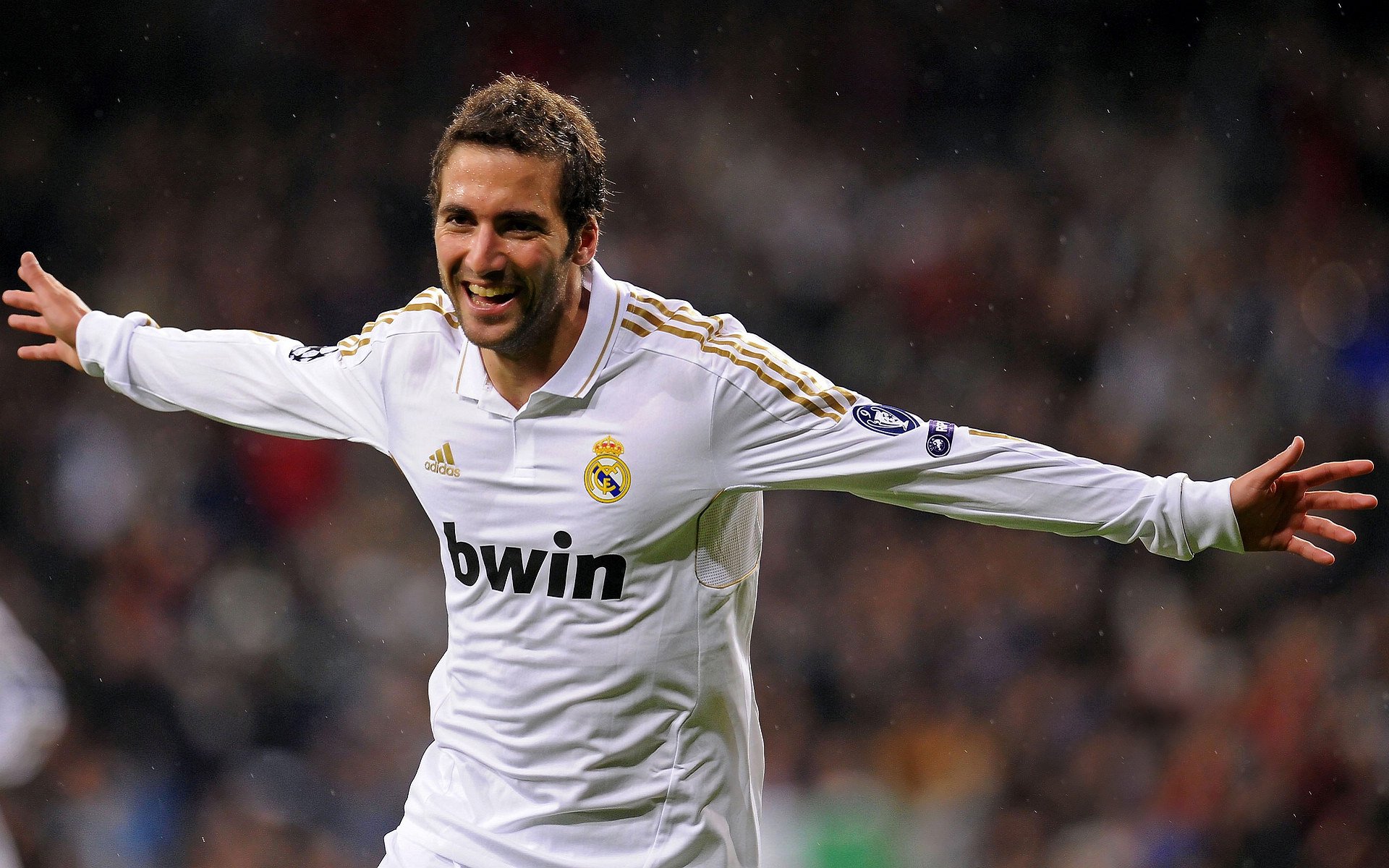 本泽马让比赛提前失去悬念，比利时节奏掌控南非的足球殖民寓言