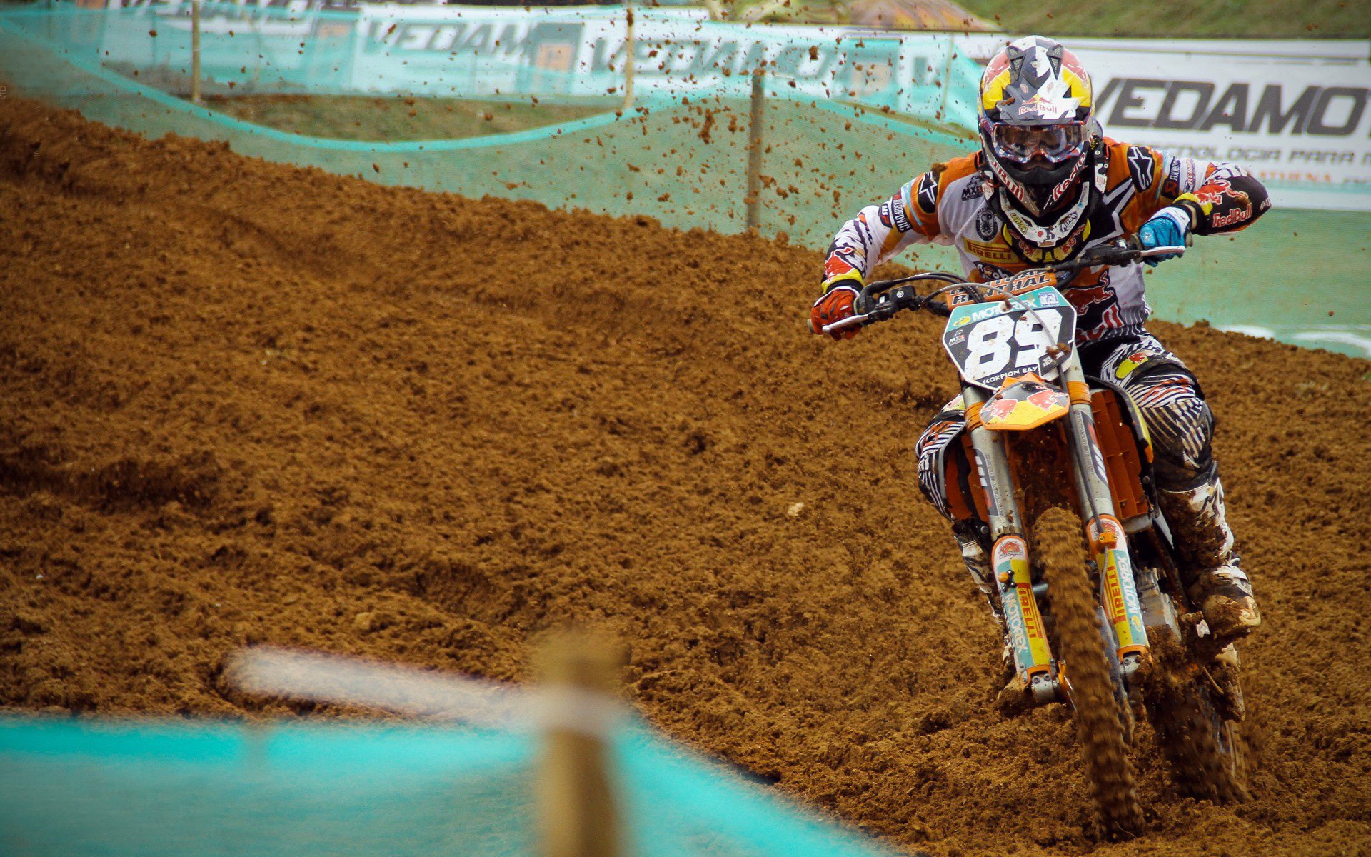 波兰连续得分压制乌克兰,托尼在欧冠决赛接管比赛,欧洲足球的权力转移与个体神话